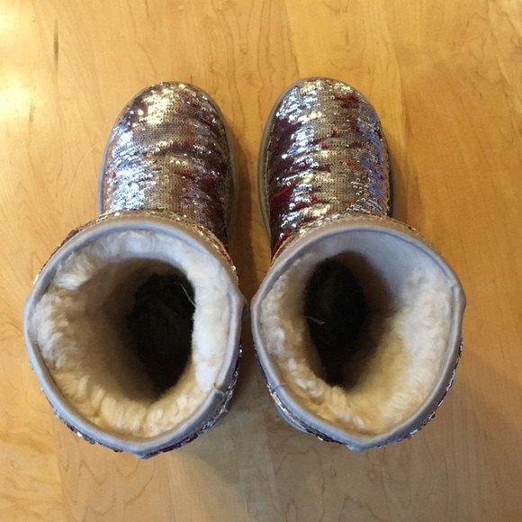 UGG Flip Sequin Classic Short Boots Size 8 Brown/Silver | eBay UGG | Short Boots With Flip Sequins & Genuine Sheepskin Lining